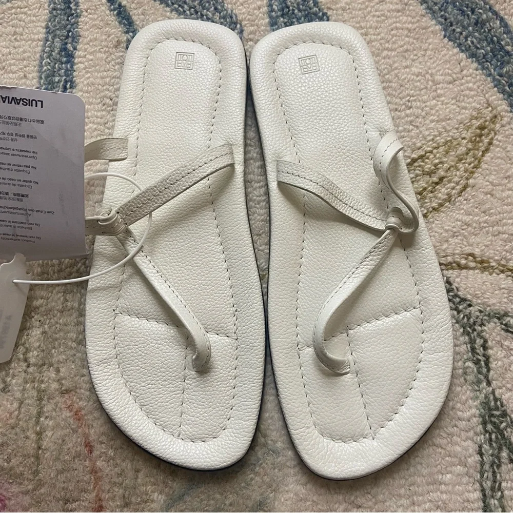 TOTEME | White Leather Toe-Loop Sandals